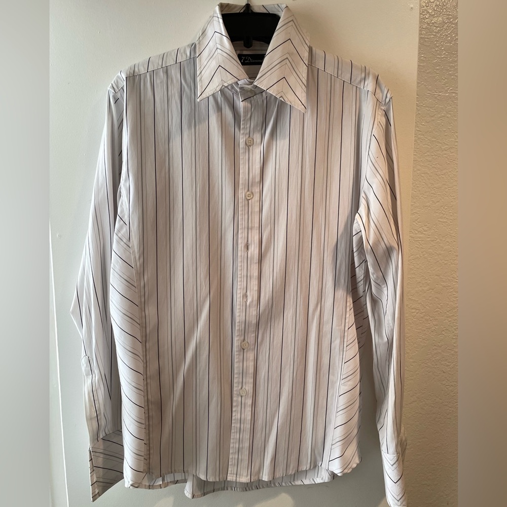 Men’s 7 Diamonds button up.